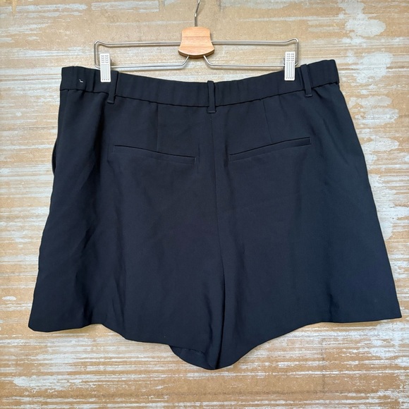 Abercrombie & Fitch Trouser Shorts Black Career Preppy Casual Womens XL - Picture 2 of 4
